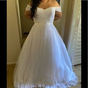 Vera Wang Wedding Gown
